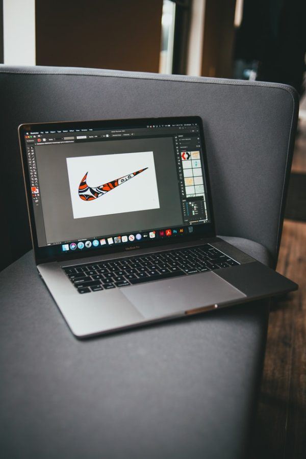 ¿Cómo Invertir los colores en Photoshop correctamente? Blanco y negro